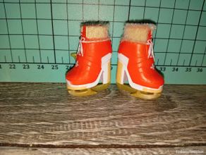 Muñecas modernas: Patines de hielo de muñeca Rainbow high